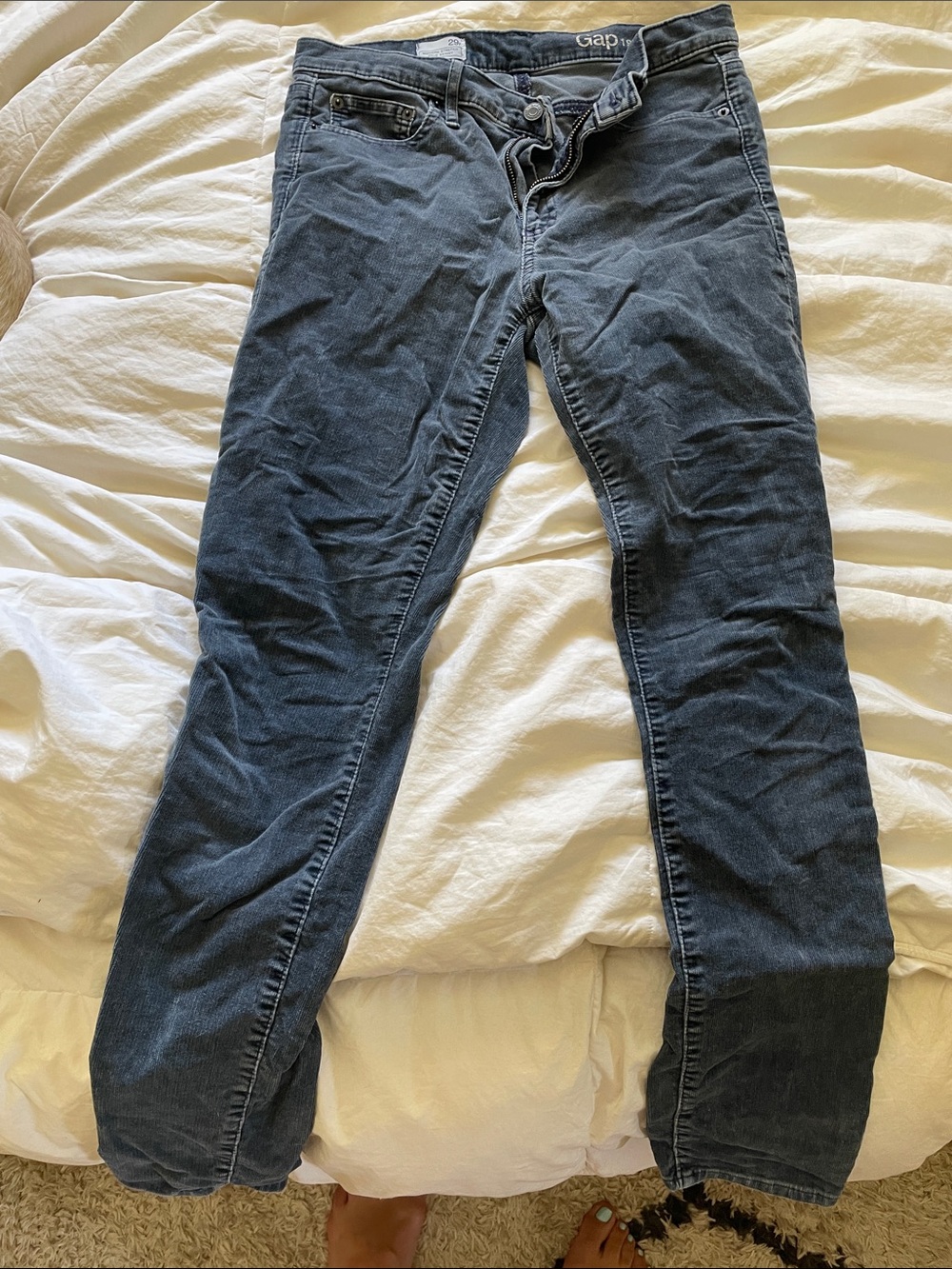 GAP Women's Skinny Corduroy Pants in Dark Blue